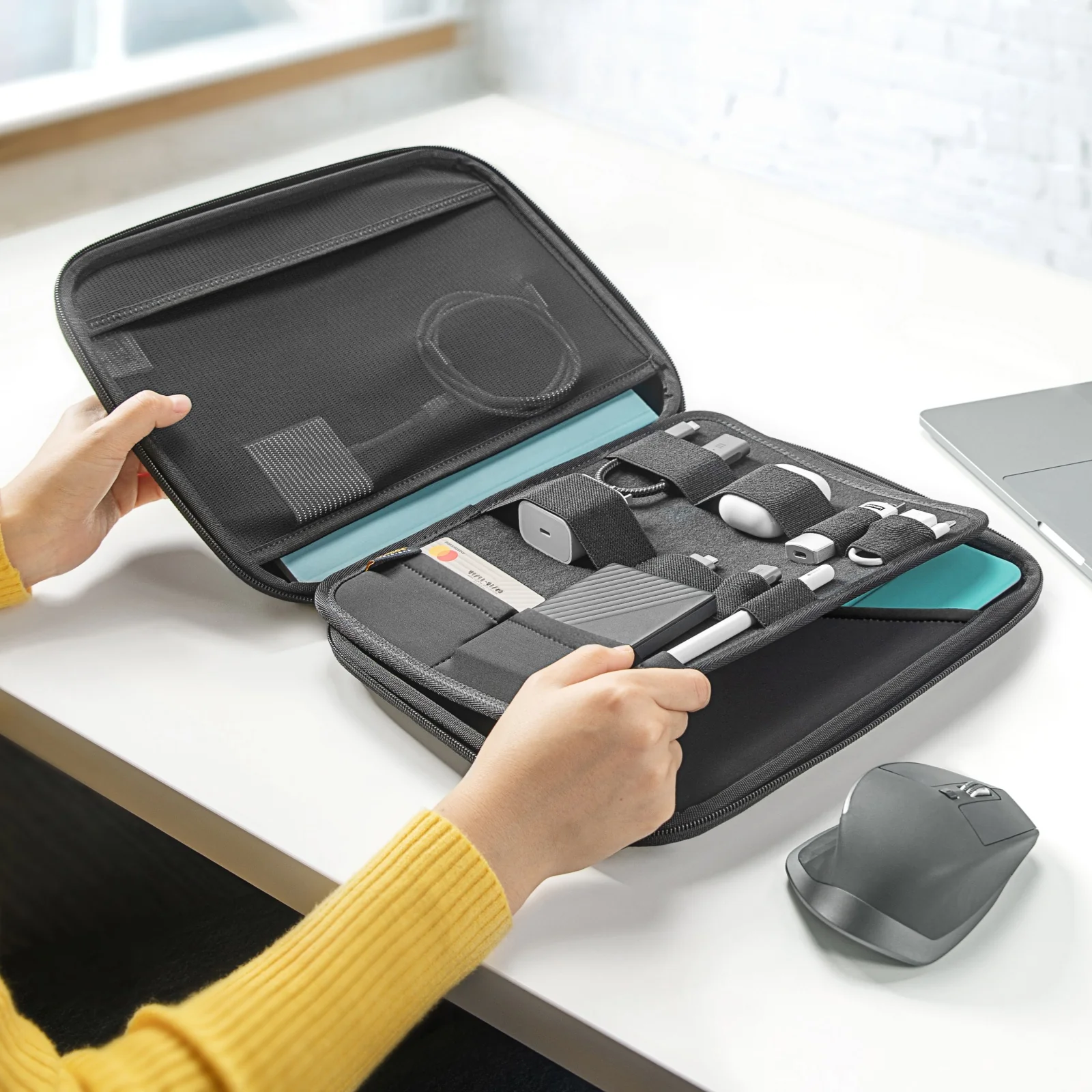 FancyCase-B06 Tablet Portfolio Case for 13 inch iPad Air/Pro - Image 8