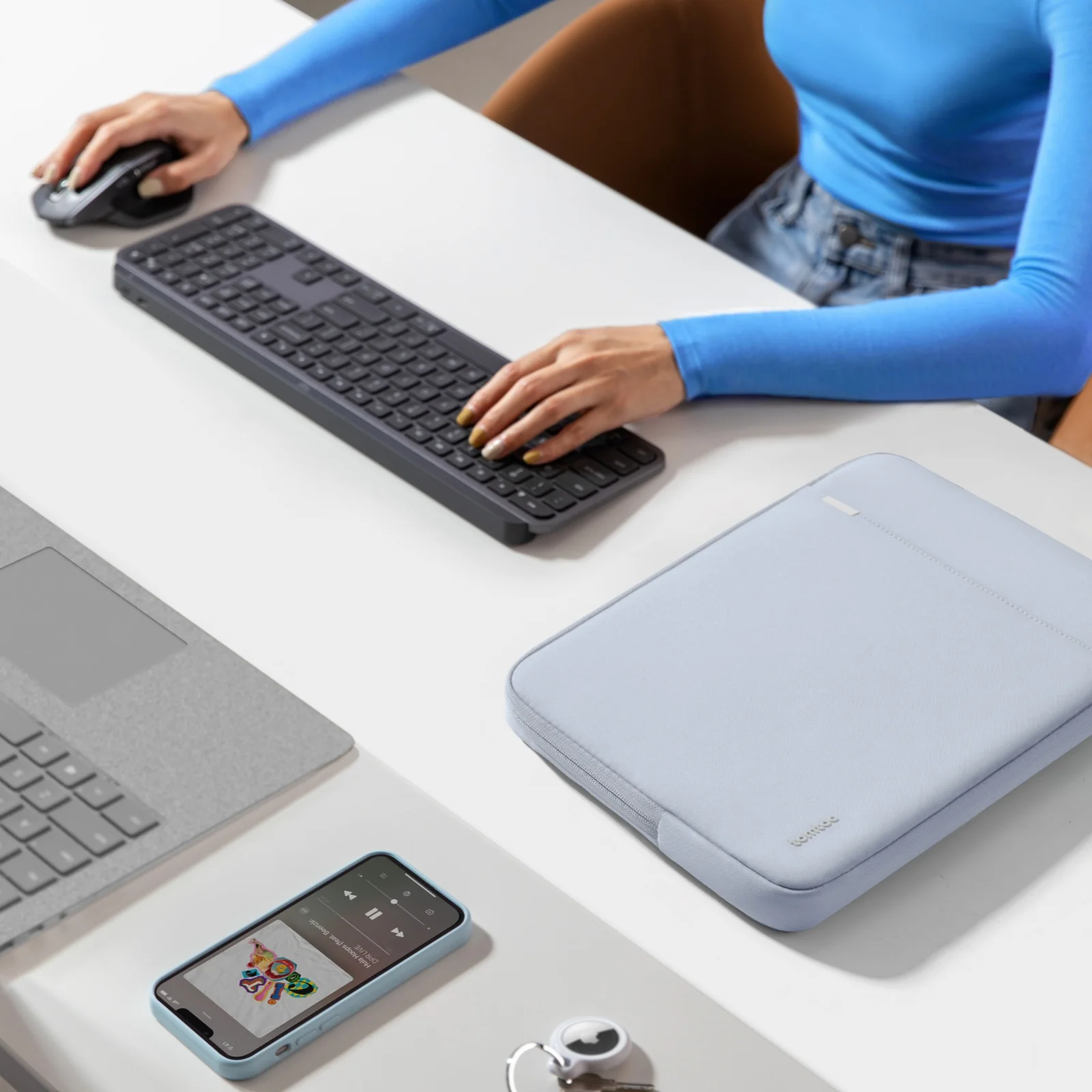 Defender-A13 Laptop Sleeve for 16 inch MacBook Pro - Image 64