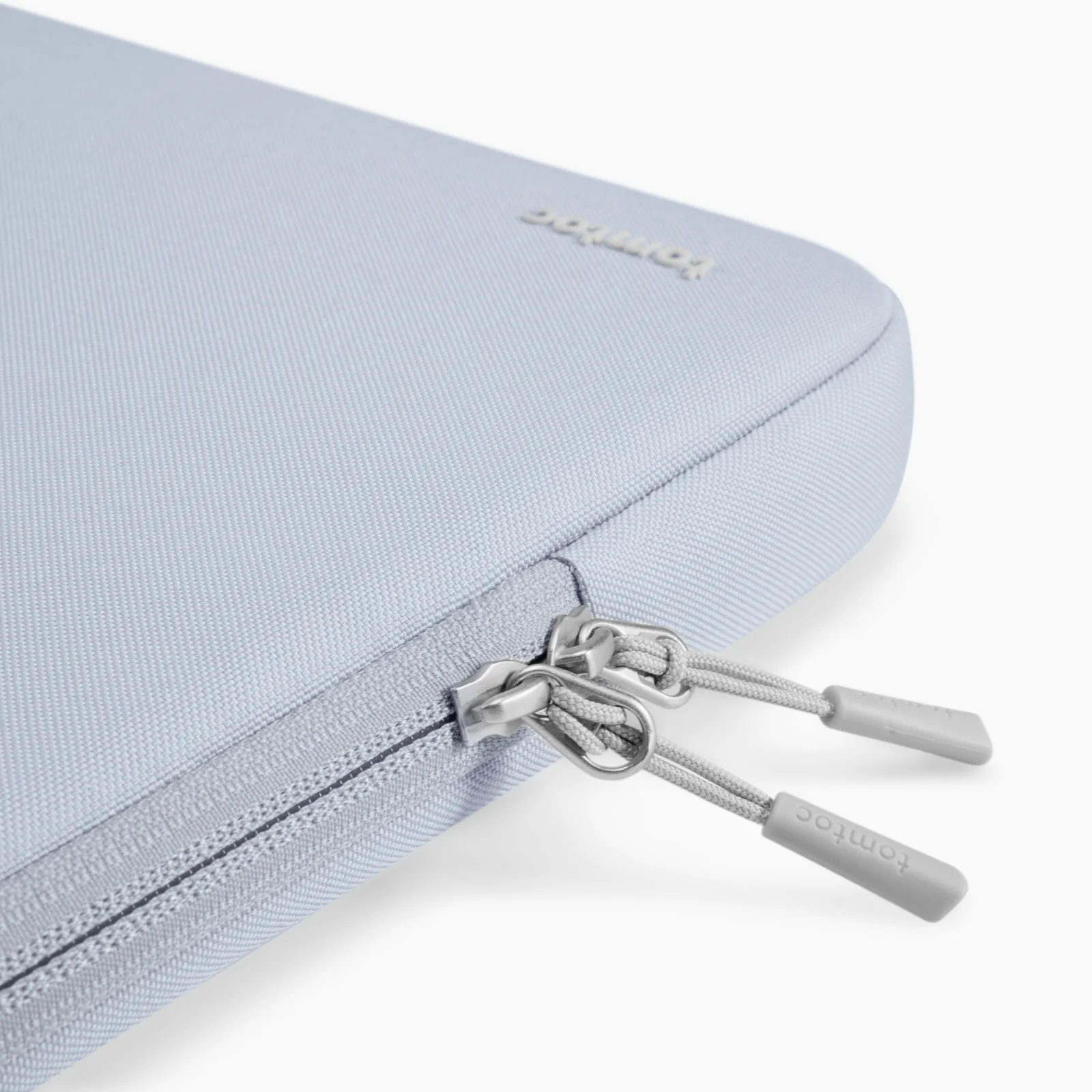 Defender-A13 Laptop Sleeve for 16 inch MacBook Pro - Image 60