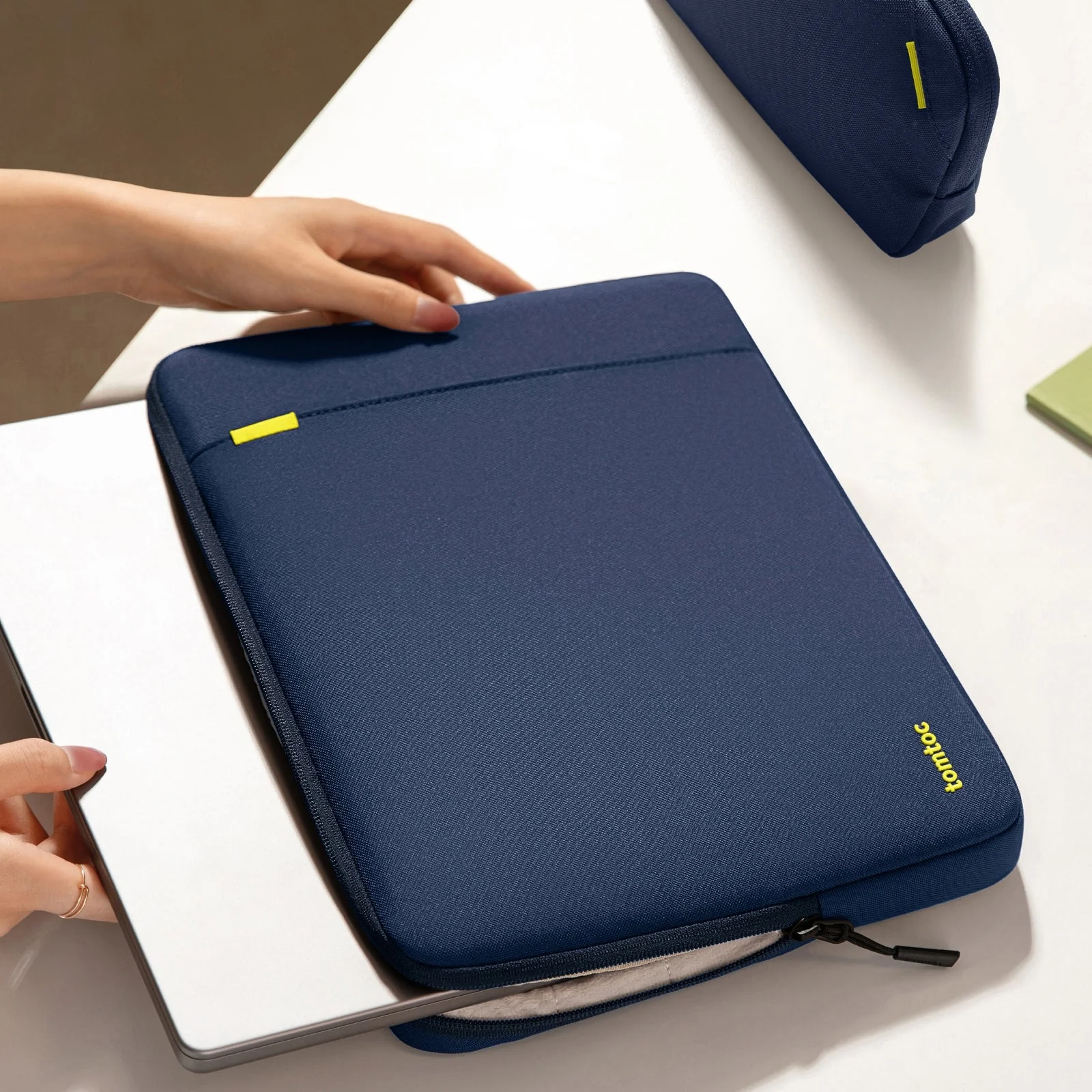 Defender-A13 Laptop Sleeve Kit For 15 inch MacBook Air - Image 40