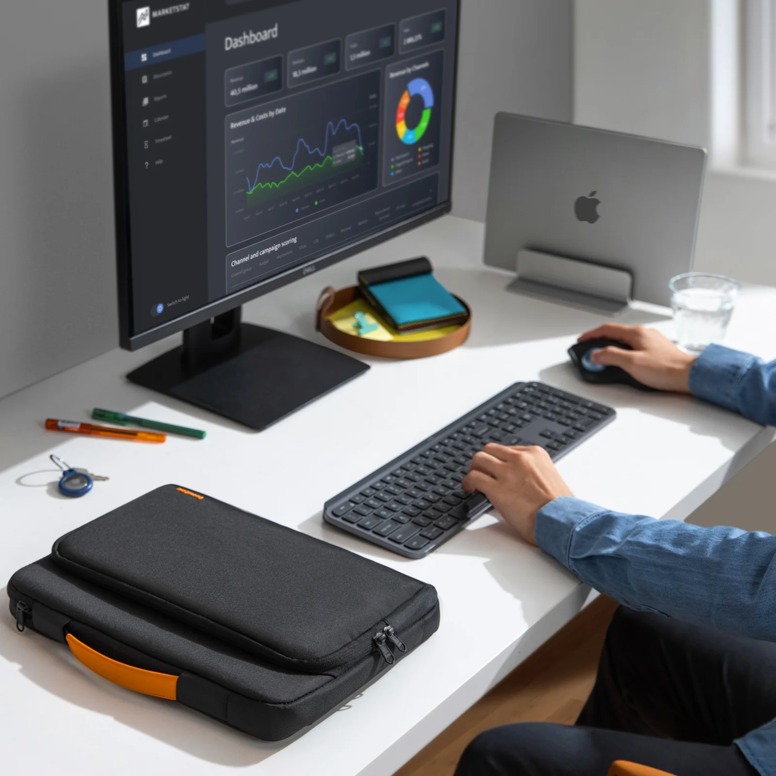 Defender-A14 Laptop Briefcase for 13 inch MacBook Air/Pro - Image 24