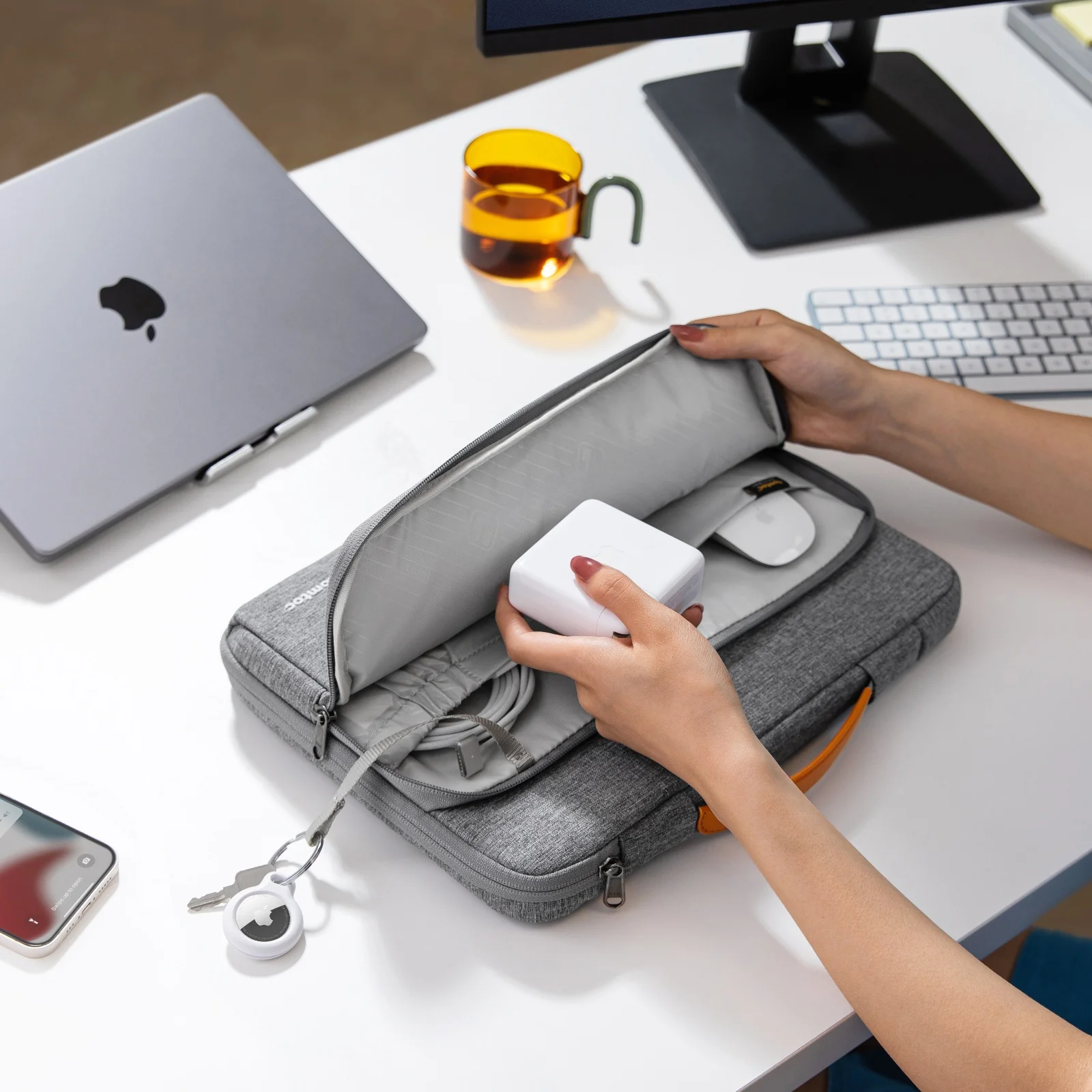 Defender-A14 Laptop Briefcase for 13 inch MacBook Air/Pro - Image 11