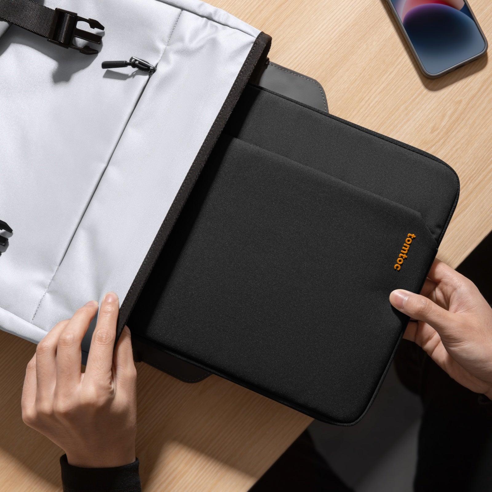 Light-A18 Laptop Sleeve for 15 inch MacBook Air - Image 30