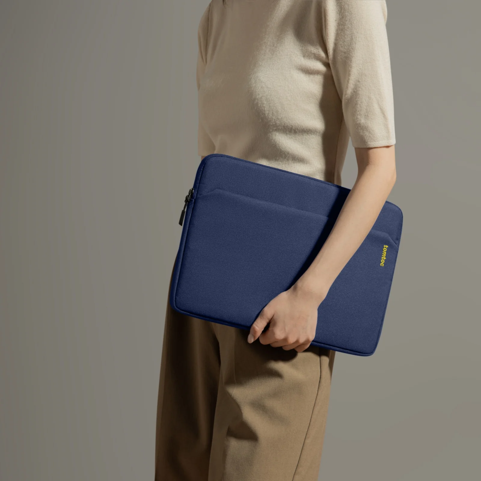 Light-A18 Laptop Sleeve for 15 inch MacBook Air - Image 10