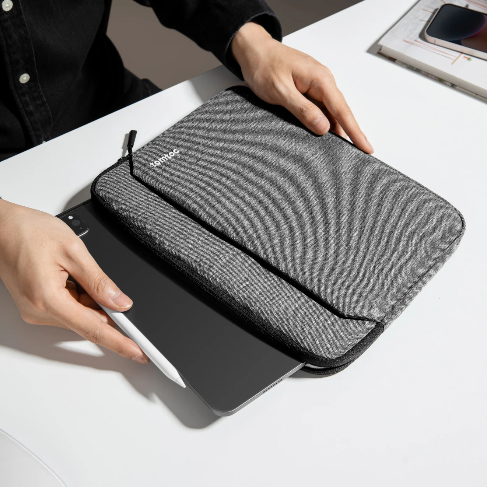 Light-B18 Tablet Sleeve for 11 inch iPad Air/Pro - Image 24