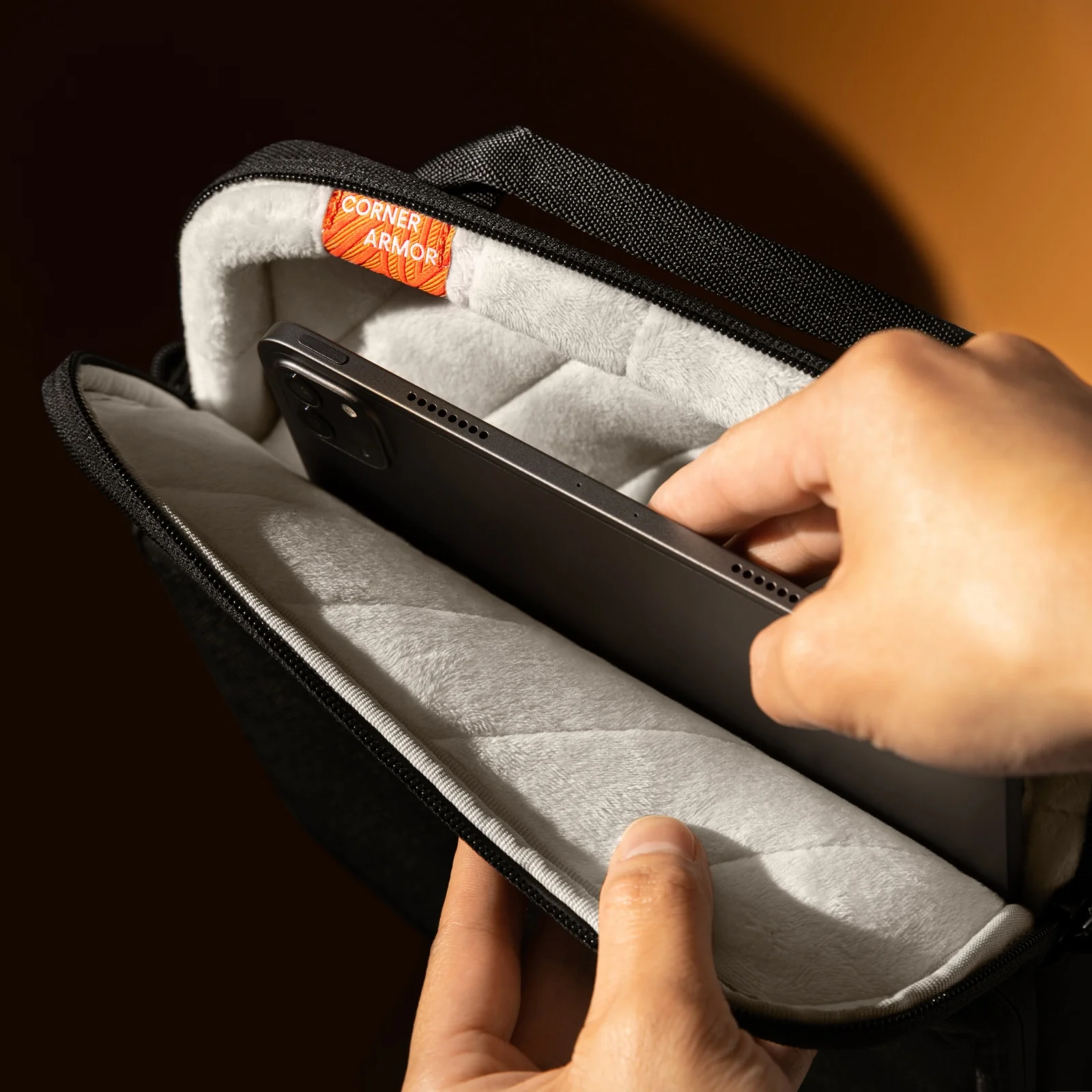 DefenderACE-B03 Tablet Shoulder Bag for 10.9-13 inch Ipad - Image 8